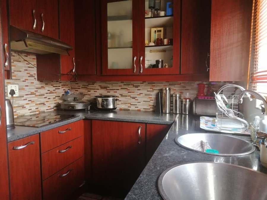 4 Bedroom Property for Sale in Geelhoutpark North West